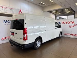 Toyota Quantum 2.8 SLWB panel van - Image 2