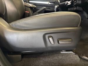 Toyota Hilux 2.8GD-6 double cab 4x4 Raider auto - Image 17
