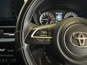 Toyota Urban Cruiser 1.5 XR manual - Image 9