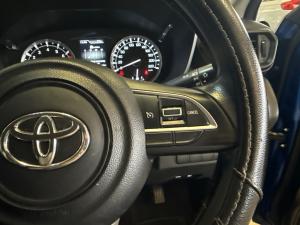 Toyota Urban Cruiser 1.5 XR manual - Image 10