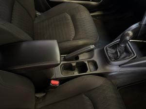 Toyota Urban Cruiser 1.5 XR manual - Image 12