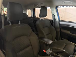 Toyota Urban Cruiser 1.5 XR manual - Image 16
