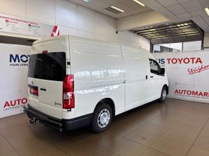 Toyota Quantum 2.8 SLWB panel van - Image 2