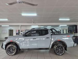 Nissan Navara 2.5DDTI PRO-4X 4X4 automatic D/C - Image 2