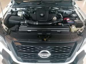 Nissan Navara 2.5DDTI Stealth automatic - Image 9