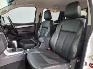 Isuzu KB 300D-Teq double cab 4x4 LX auto - Image 8