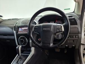 Isuzu KB 300D-Teq double cab 4x4 LX auto - Image 9