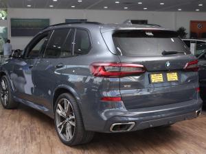 BMW X5 M50i - Image 18