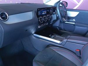 Mercedes-Benz GLA GLA200d Progressive - Image 11