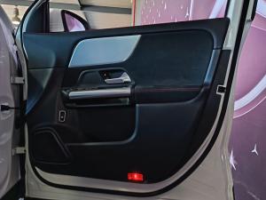 Mercedes-Benz GLA GLA200d Progressive - Image 8