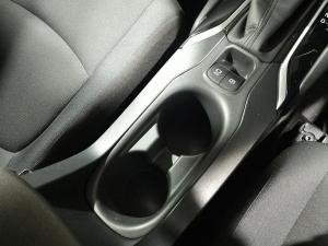 Toyota Corolla Cross 1.8 Xi - Image 26