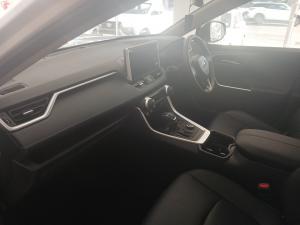 Toyota RAV4 2.5 VX AWD - Image 7