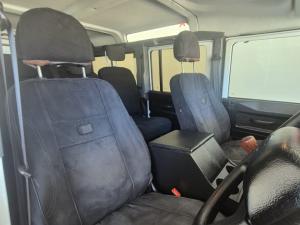 Land Rover Defender 110 TD station wagon S - Image 12