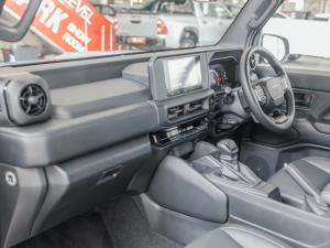 Toyota Land Cruiser FJ 2.7 4x4 VX - Image 7
