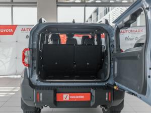 Toyota Land Cruiser FJ 2.7 4x4 VX - Image 13