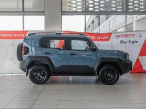 Toyota Land Cruiser FJ 2.7 4x4 VX - Image 3