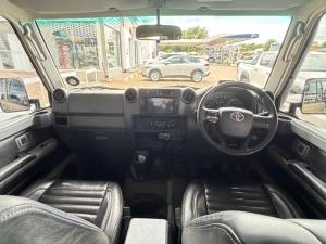 Toyota Land Cruiser 79 4.5D-4D V8 double cab LX - Image 6