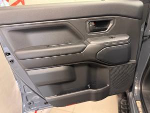 Toyota Land Cruiser FJ 2.7 4x4 VX - Image 21