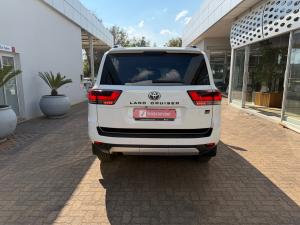 Toyota Land Cruiser 300 3.3D GR-Sport - Image 5