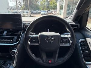Toyota Land Cruiser 300 3.3D GR-Sport - Image 8