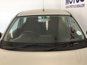Toyota Vitz 1.0 XR manual - Image 16