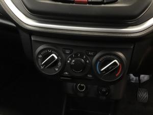 Toyota Vitz 1.0 XR manual - Image 18