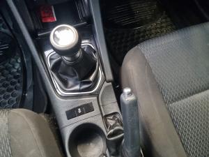 Toyota Corolla Quest 1.8 Plus manual - Image 11