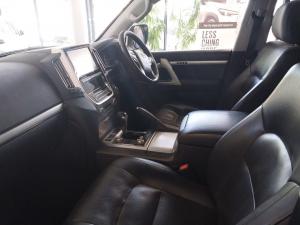 Toyota Land Cruiser 200 4.5D-4D V8 VX - Image 7