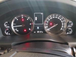 Toyota Land Cruiser 200 4.5D-4D V8 VX - Image 11