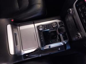 Toyota Land Cruiser 200 4.5D-4D V8 VX - Image 12