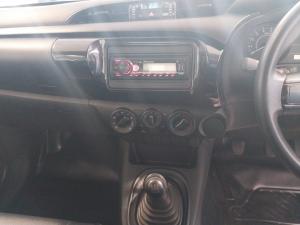 Toyota Hilux 2.0 single cab S (aircon) - Image 6