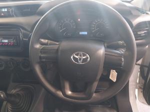 Toyota Hilux 2.0 single cab S (aircon) - Image 8