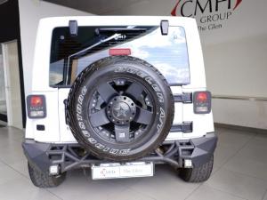 Jeep Wrangler Unlimited 3.6L Polar Edition - Image 5