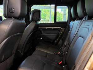 Land Rover Defender 110 D350 X-Dynamic HSE - Image 10