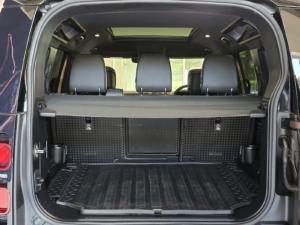 Land Rover Defender 110 D350 X-Dynamic HSE - Image 11