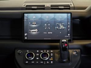 Land Rover Defender 110 D350 X-Dynamic HSE - Image 17