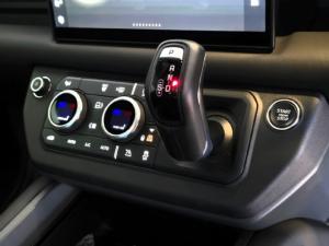 Land Rover Defender 110 D350 X-Dynamic HSE - Image 22