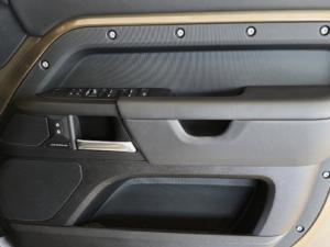 Land Rover Defender 110 D350 X-Dynamic HSE - Image 23