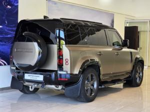 Land Rover Defender 110 D350 X-Dynamic HSE - Image 6