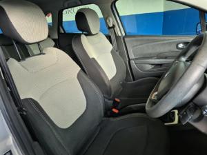 Renault Captur 66kW turbo Blaze - Image 9