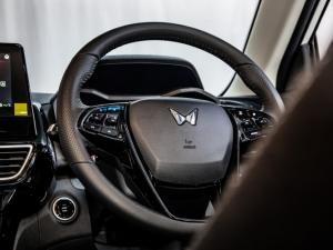 Mahindra XUV 3XO 1.2T AX5 manual - Image 11