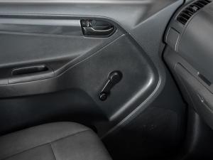 Isuzu D-Max Gen 6 250 single cab Fleetside safety - Image 14