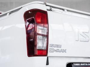 Isuzu D-Max Gen 6 250 single cab Fleetside safety - Image 23