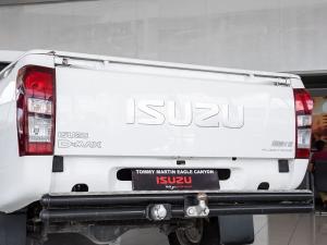 Isuzu D-Max Gen 6 250 single cab Fleetside safety - Image 24