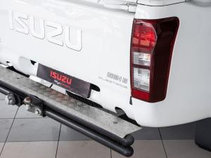 Isuzu D-Max Gen 6 250 single cab Fleetside safety - Image 25
