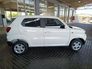 Suzuki S-Presso 1.0 GL manual - Image 8
