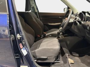 Suzuki Swift 1.2 GLX auto - Image 12