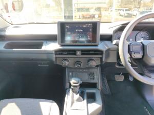 Toyota Hilux 2.8GD-6 double cab SRX 4x4 - Image 15