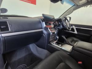 Toyota Land Cruiser 200 4.5D-4D V8 VX - Image 7