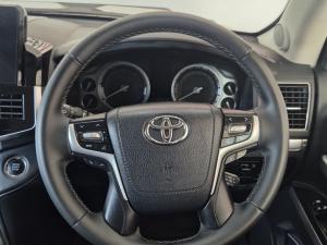Toyota Land Cruiser 200 4.5D-4D V8 VX - Image 8